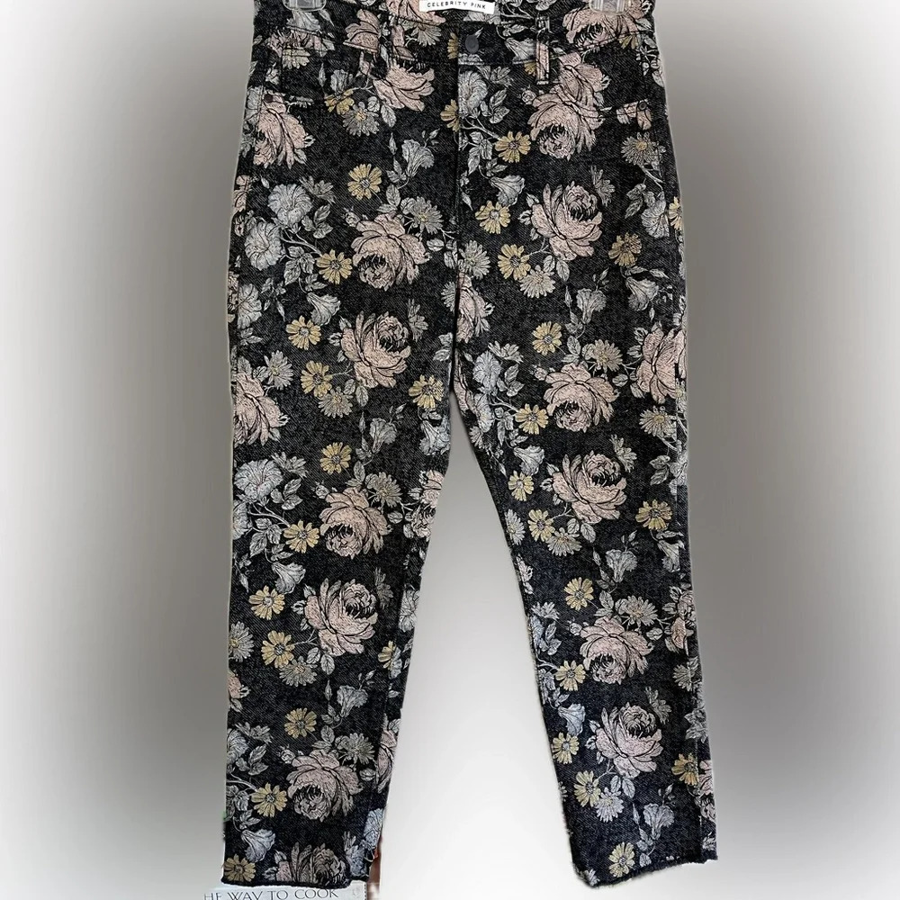 NWOT Celebrity Pink Juniors' Hi-Rise Mom Jeans Floral Pattern Denim Raw …